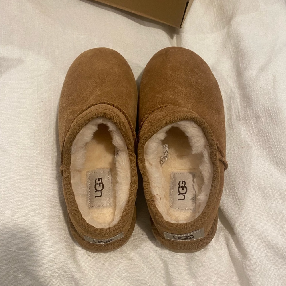 COPY - Brand new Ugg  lassis slippers size 6